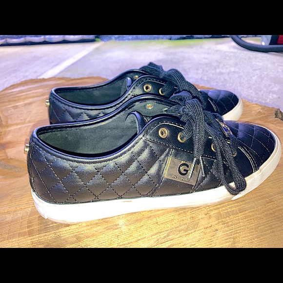 Women’s G by GUESS size 71/2 sneakers - Picture 8 of 14